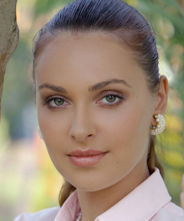 Үлкен клиторы бар әйел мен әйел арасындағы жыныстық қатынас