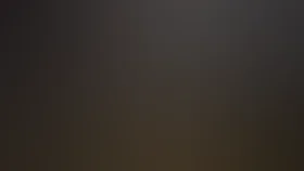 За деревьями