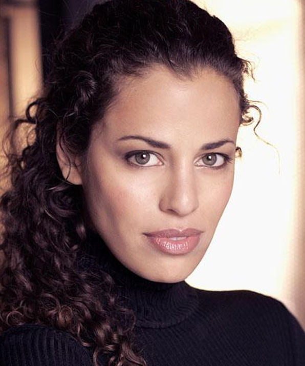 Жалаңаш Афина Карканис