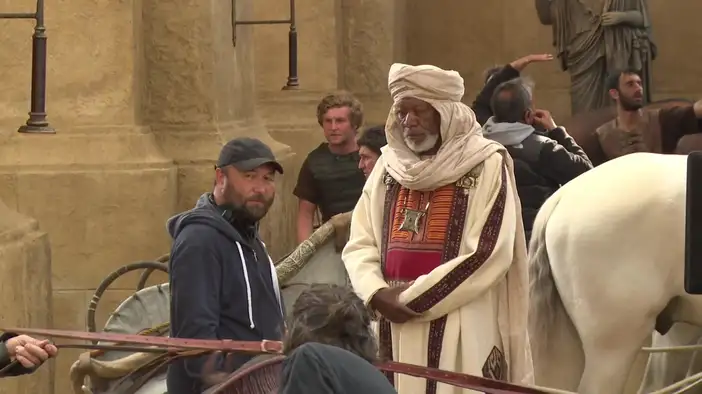 Видео со съемок (английский язык)