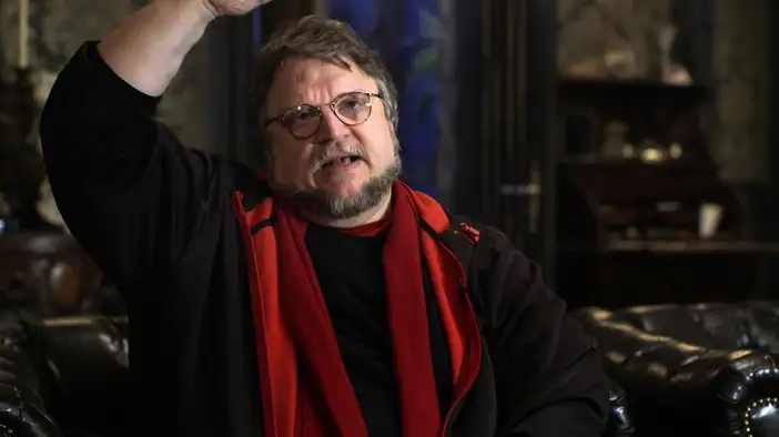 Интервью с Гильермо дель Торо (английский язык)