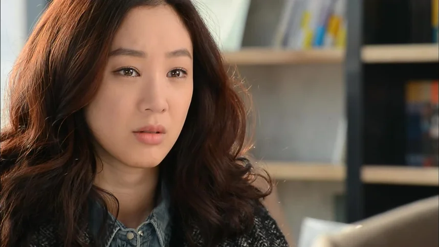 Juda tukli mushukli ayollarning yalangoch fotosuratlari