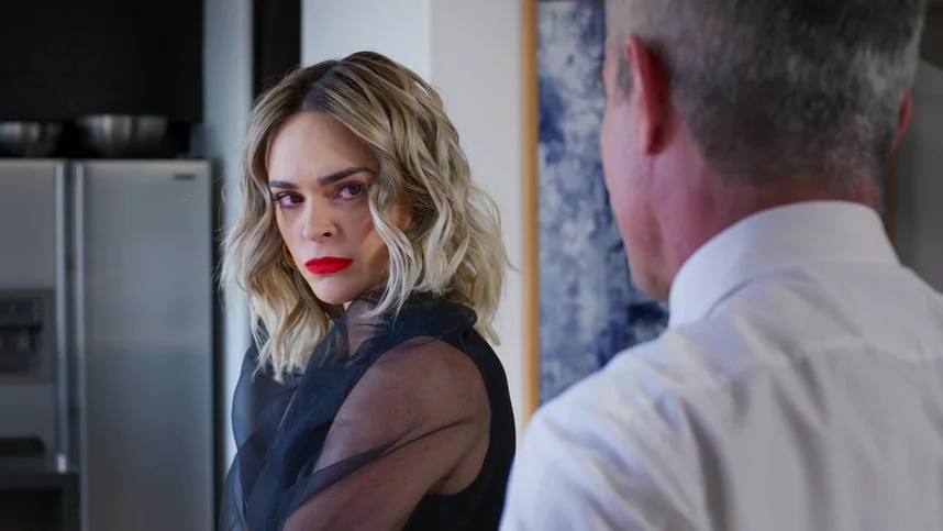 Veb-saytda pornografiya tomosha qiling