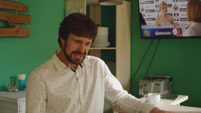 HD dagi lezbiyenlar bir-birlariga opishib, tupurishmoqda