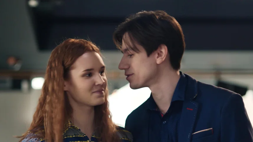 Erkaklar zonadagi yigitni sikishadi