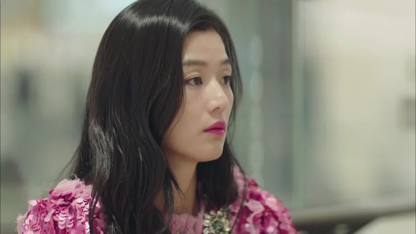 Qiz qolga olindi va echib tashlandi