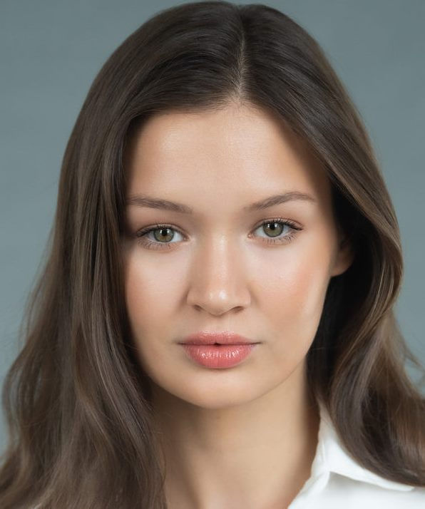 Nikopoldan yalangoch qizlarning fotosuratlari