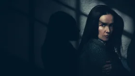 Женщина в цепях