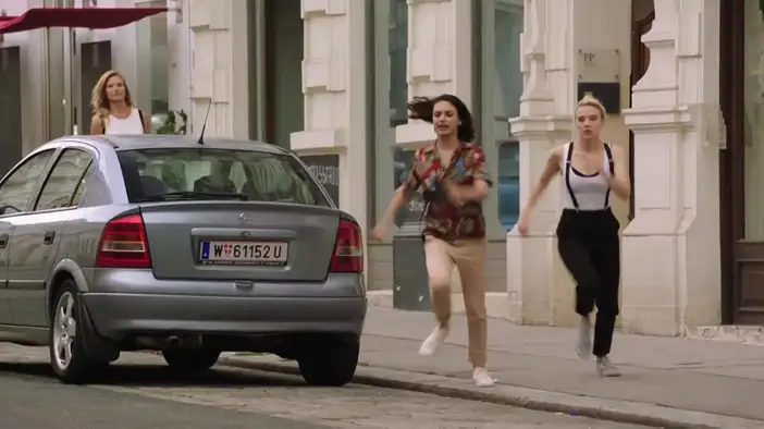 Тизер-трейлер (английский язык)