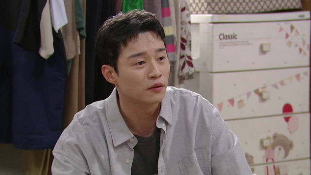 Qiz veb-kamerada kokraklarini korsatdi