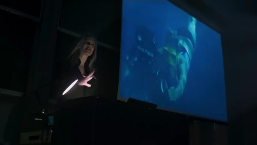 Глубокое синее море 2