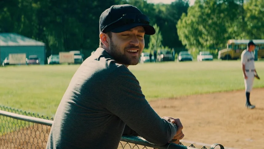 Крученый мяч