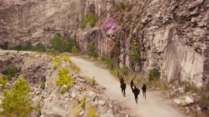 Тизер-трейлер (английский язык)