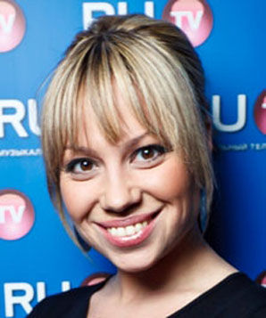 күйеуі клитор мен жыныс мүшесін жалайды