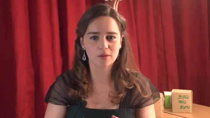 Интервью с Эмилией Кларк (английский язык)