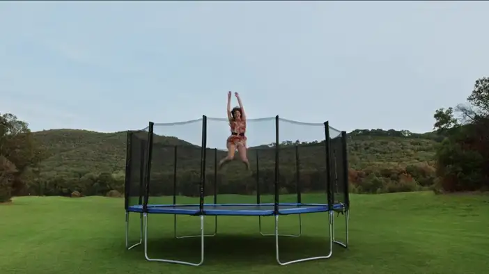 Трейлер (русские субтитры)