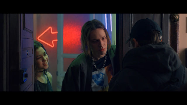 Ayollar hammomidan yashirin kamera tasvirlari. Onlayn tomosha qiling.