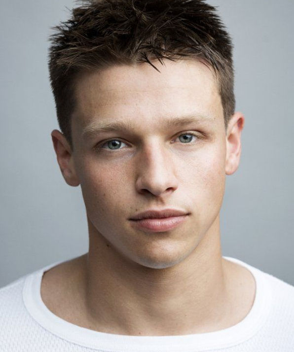 Транссексуалдар Мәскеуде эскорт іздейді