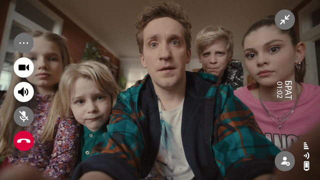 Sara Jey tomoshabinlar ko‘z o‘ngida yalang‘och qilib, sikiladi