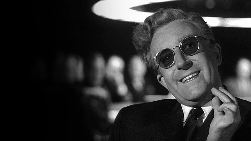 Доктор Стрейнджлав, или Как я научился не волноваться и полюбил атомную бомбу