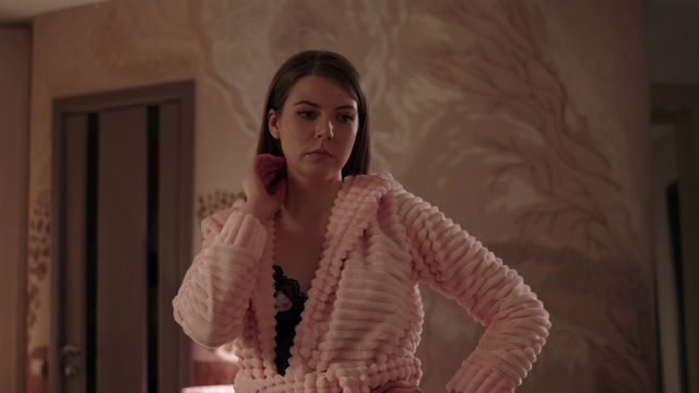 Yalangoch ayol mushuk surati