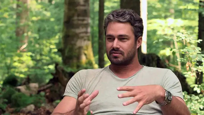 Интервью с Тейлором Кинни (английский язык)