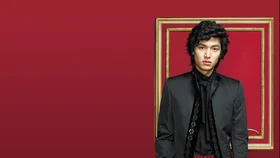 Мальчики краше цветов