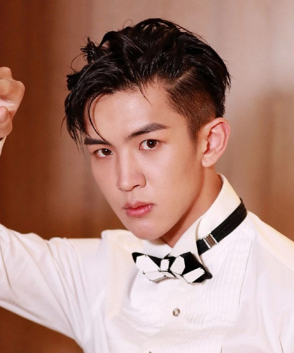 Qora odamning katta sikini sorish