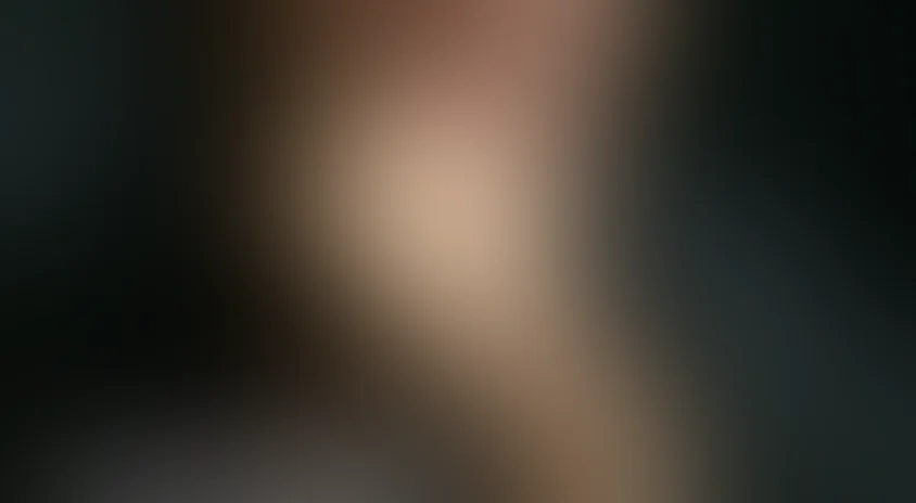 Обучаю игре на гитаре