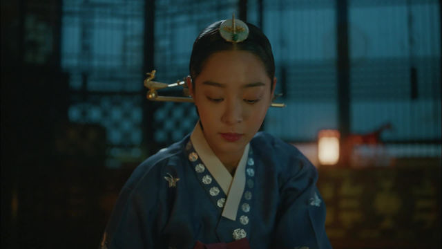 Qirolicha Tarzanni siltab tashladi