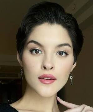 Ikki yosh gomoseksual erkak tashlandiq imoratda juftlashishadi