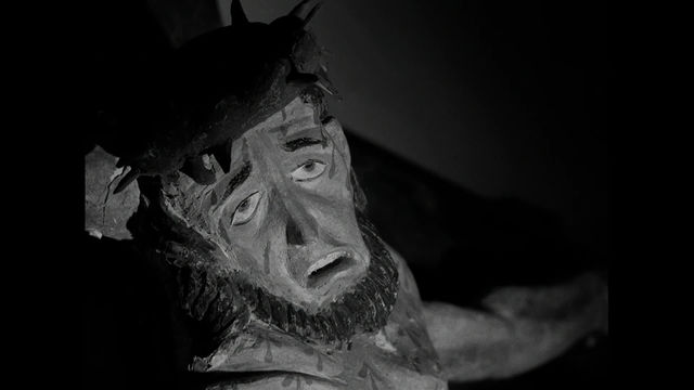 Jamoat joyidagi pornografik fotosuratlar