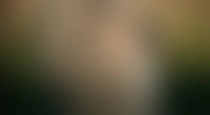 Тропинка вдоль реки