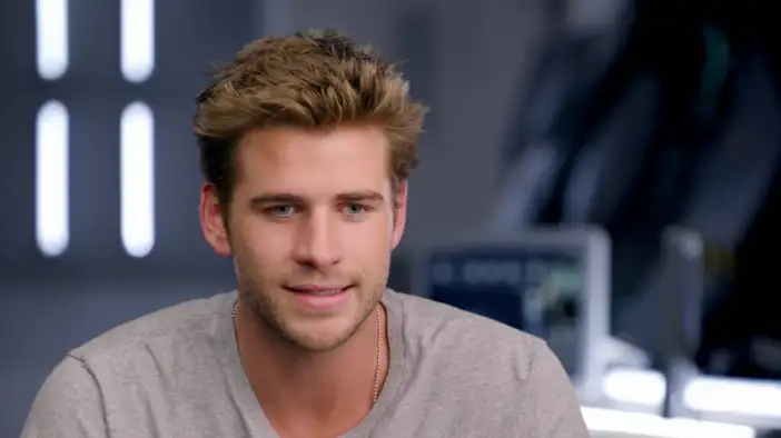 Интервью с Лиамом Хемсвортом (английский язык)