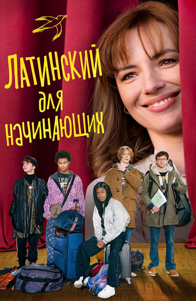 Yalangoch qiz push-up qiladi