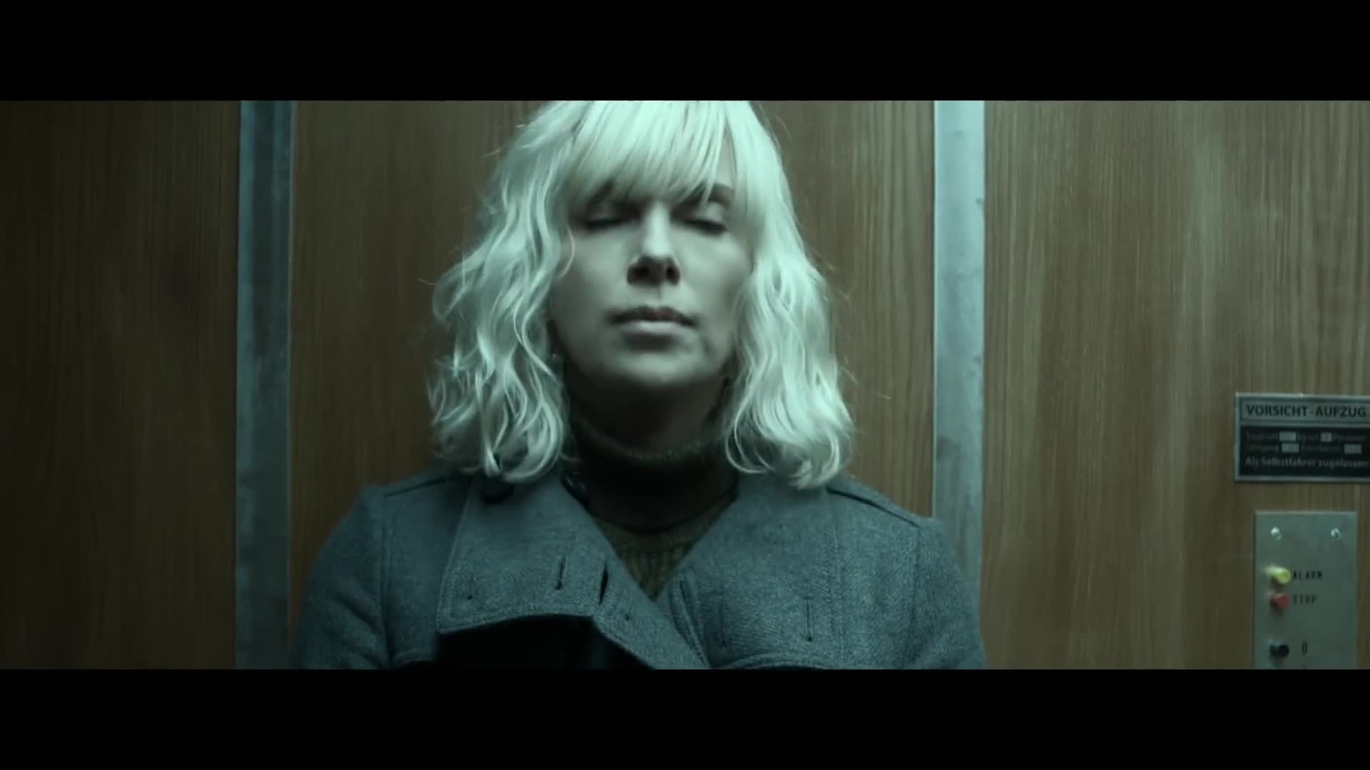 Эротическая Сцена С Шарлиз Терон В Ванной – Взрывная Блондинка (2020)