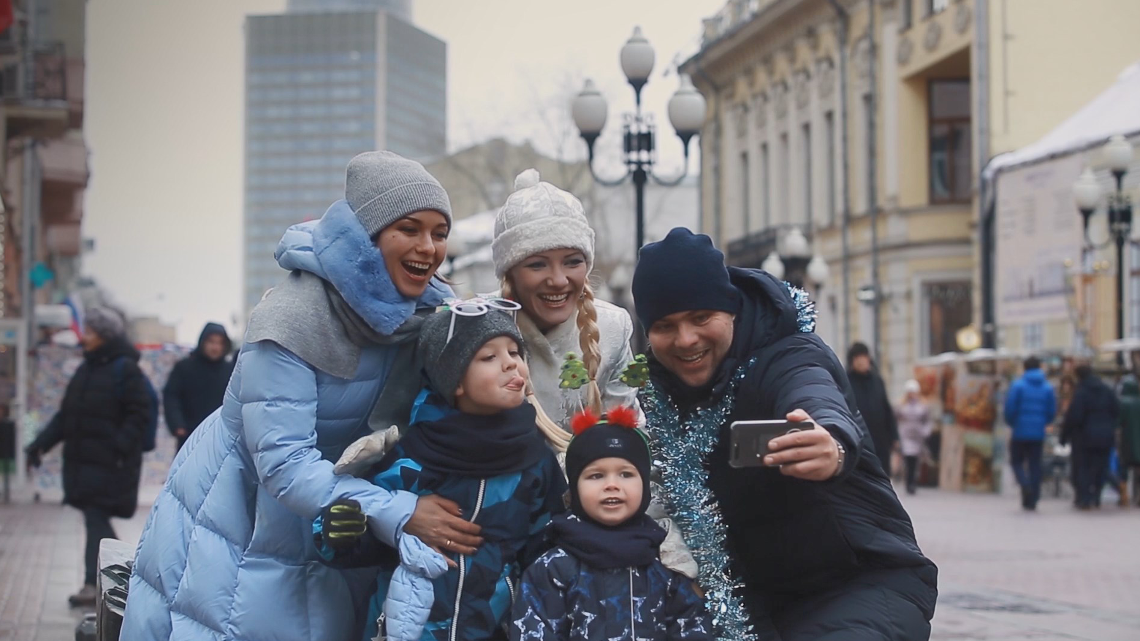 14 дней нового. До нового года осталось фильм. До нового года осталось 2019. Новогодние мелодрамы до нового года осталось. До нового года осталось фильм актеры.